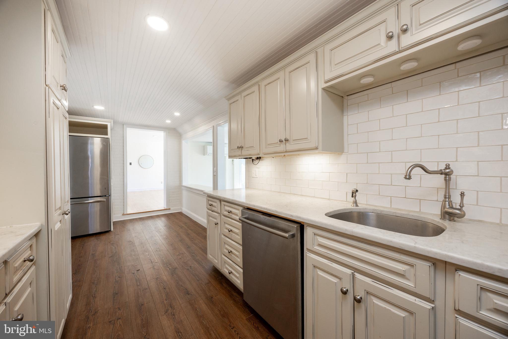 PENN OAK MANOR - Residential