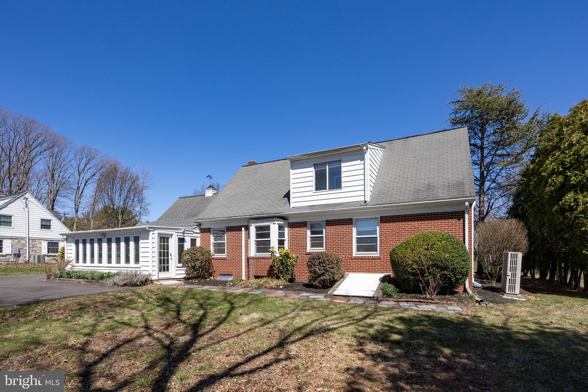 PENN OAK MANOR - Residential