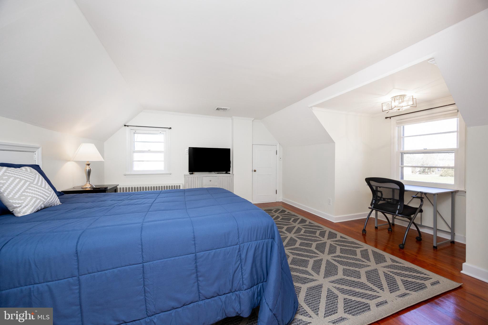 PENN OAK MANOR - Residential