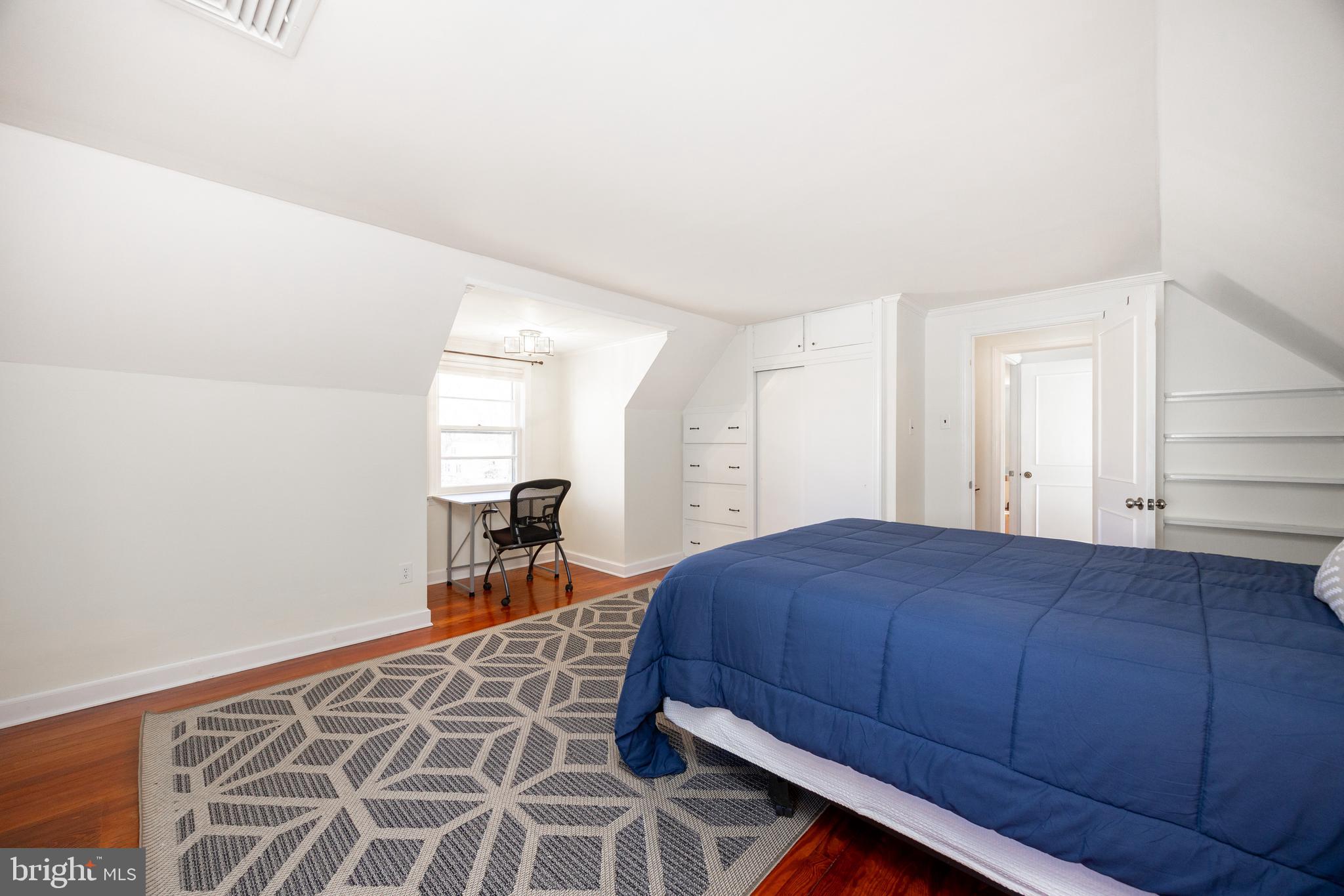 PENN OAK MANOR - Residential