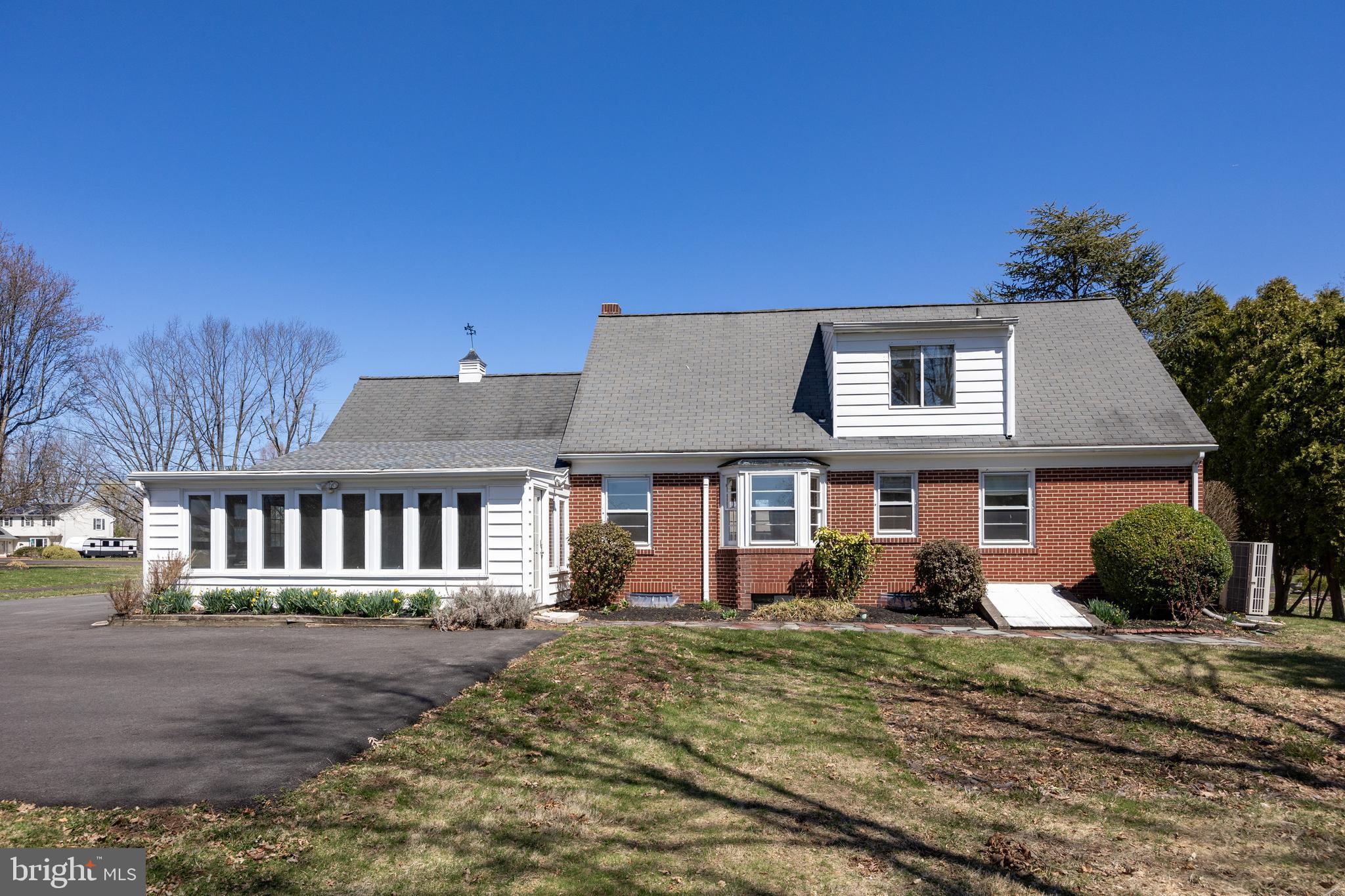 PENN OAK MANOR - Residential