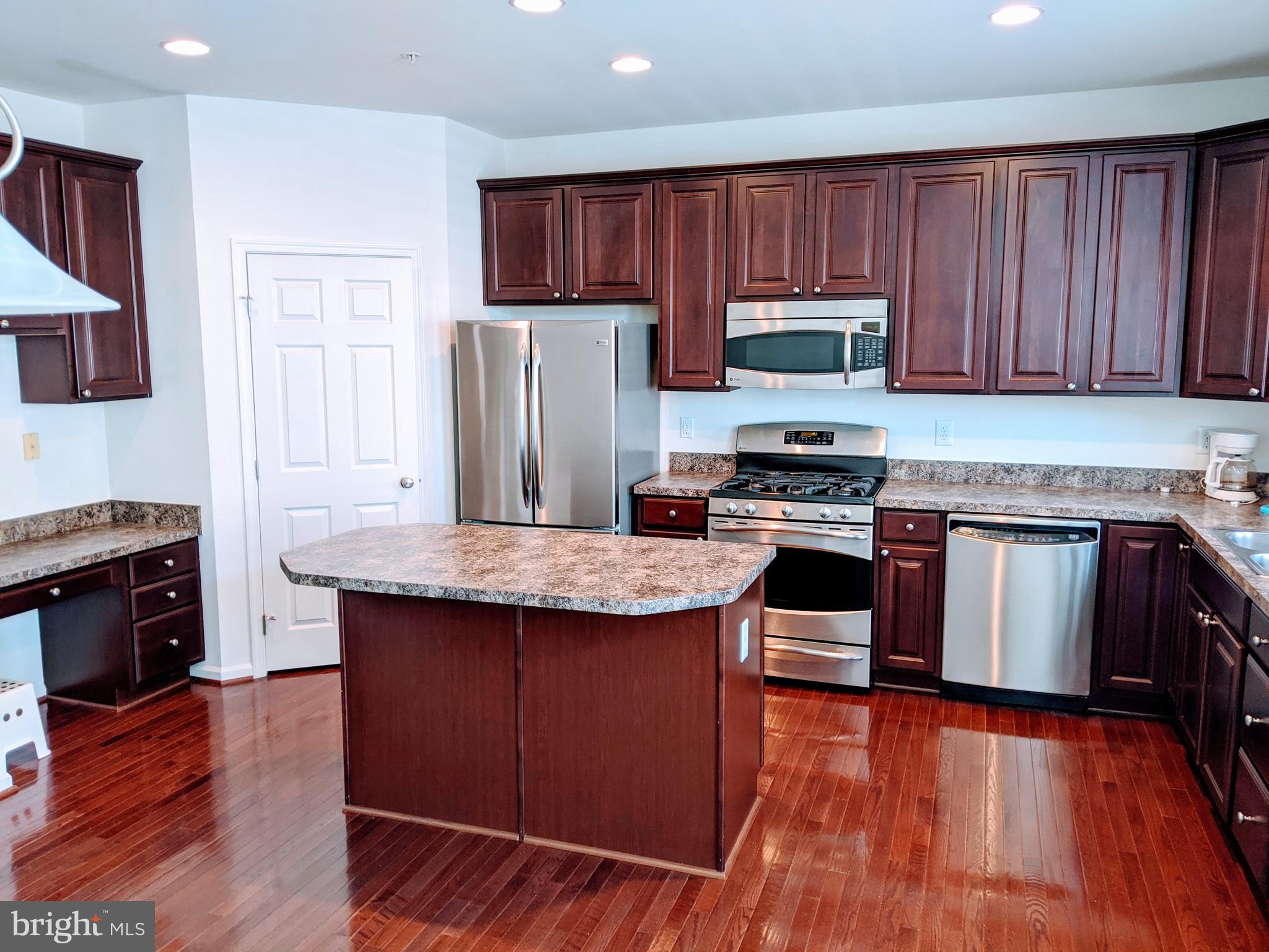 DORSEY CROSSING - Residential Lease