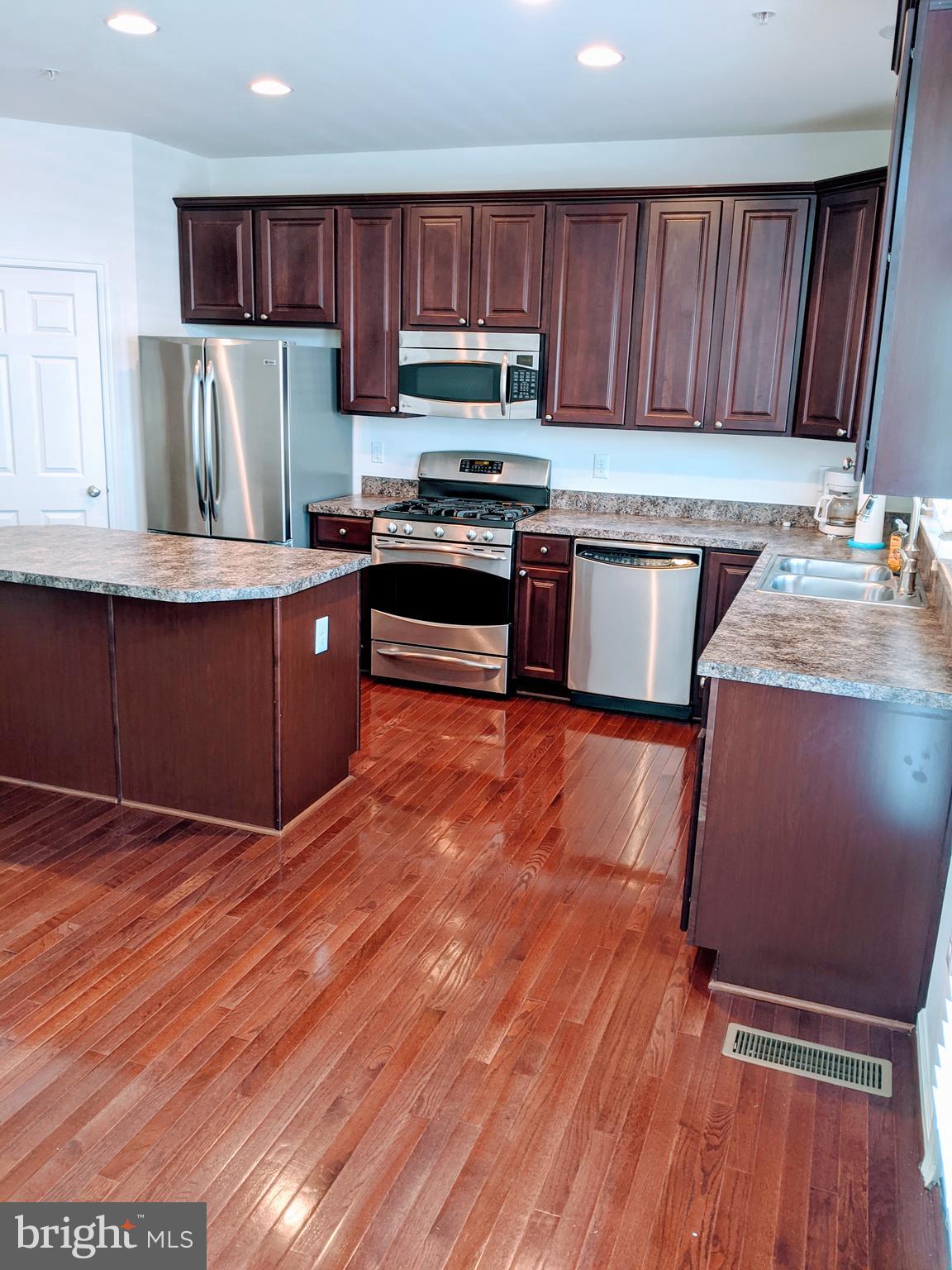 DORSEY CROSSING - Residential Lease