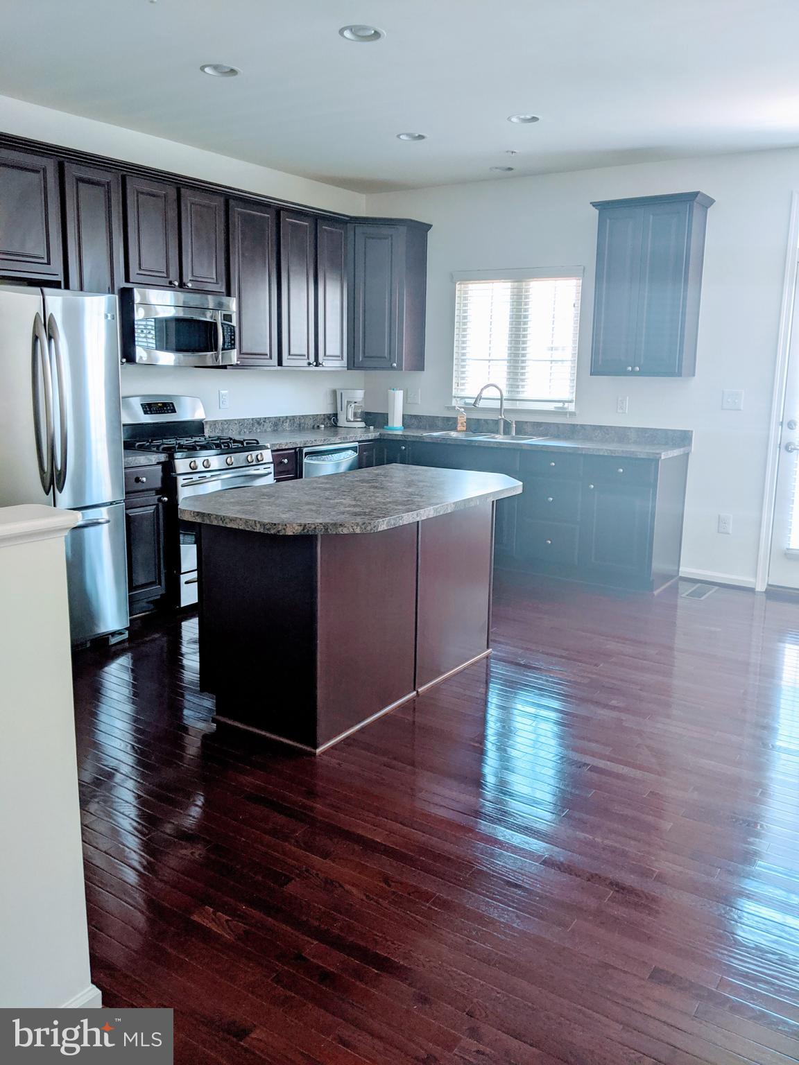 DORSEY CROSSING - Residential Lease