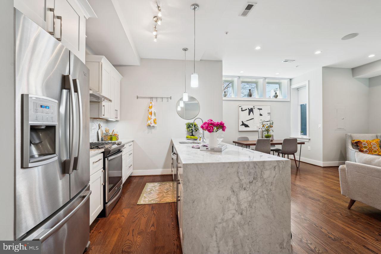 CAPITOL HILL - Residential