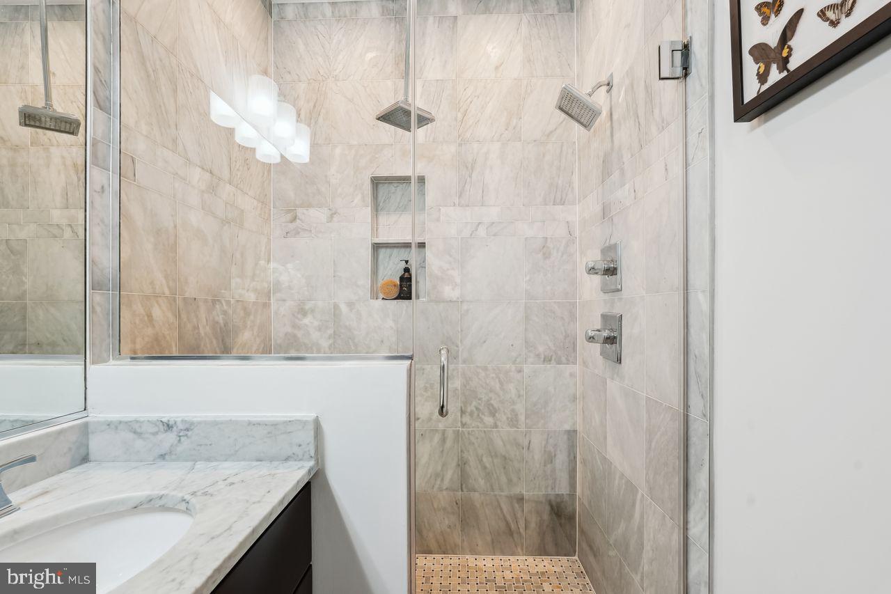 CAPITOL HILL - Residential