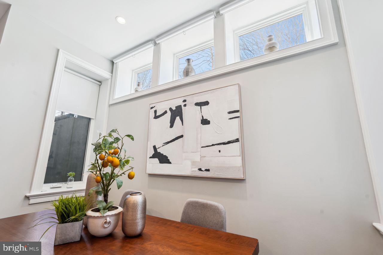 CAPITOL HILL - Residential