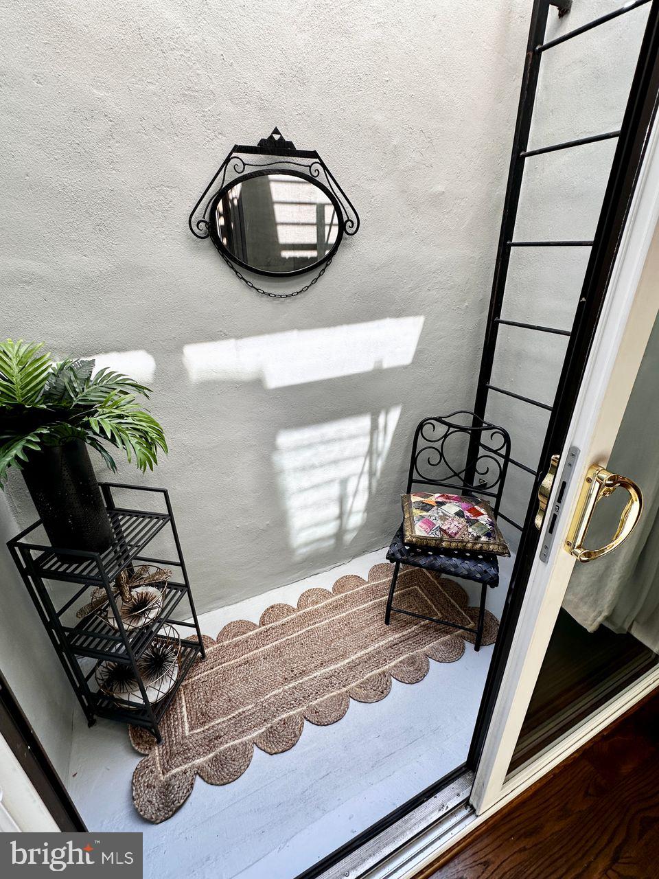 CAPITOL HILL - Residential