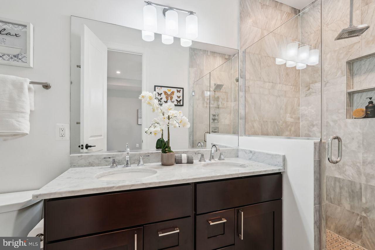 CAPITOL HILL - Residential