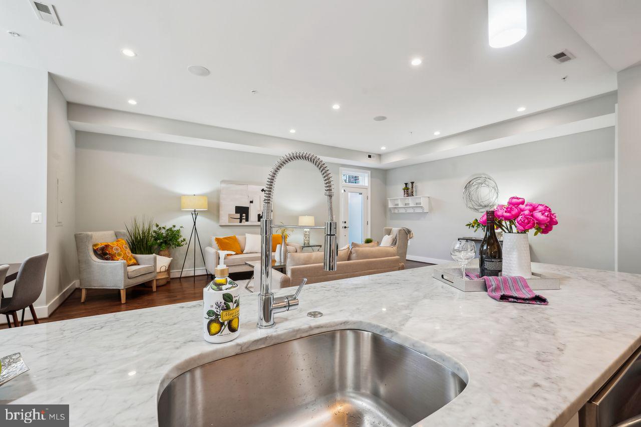 CAPITOL HILL - Residential