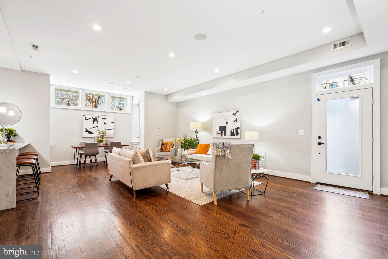 CAPITOL HILL - Residential