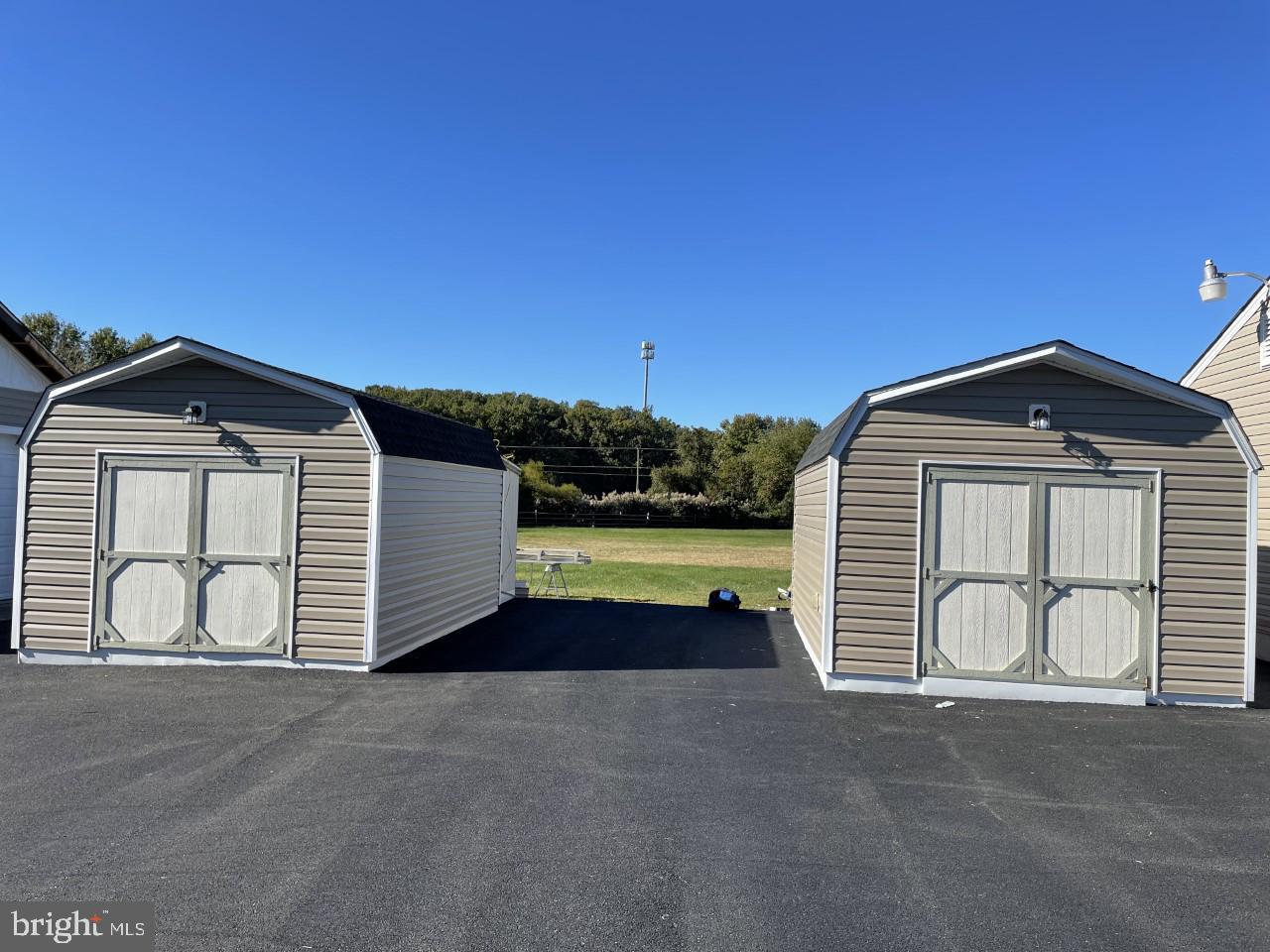 LOVE POINT - Residential Lease