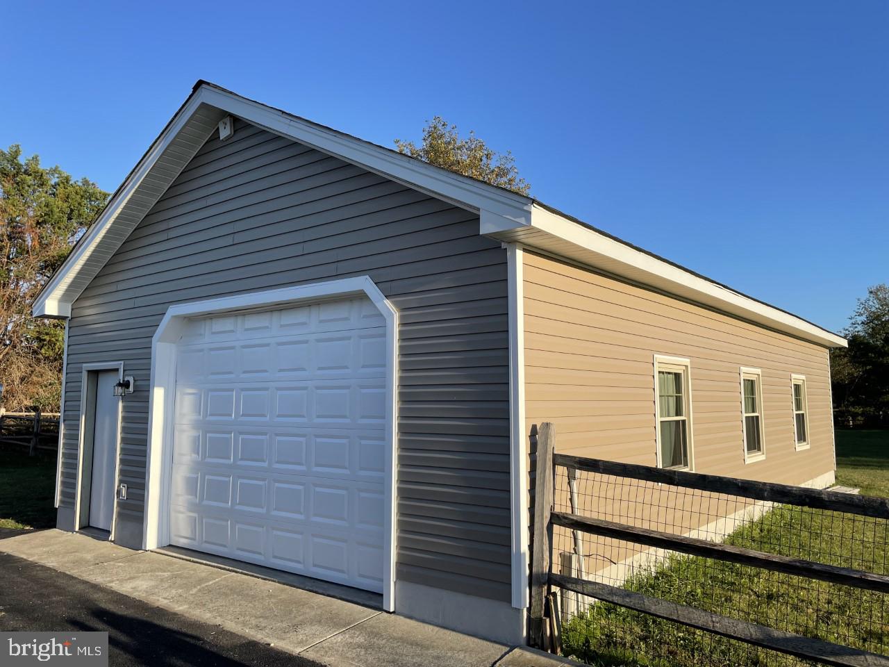 LOVE POINT - Residential Lease