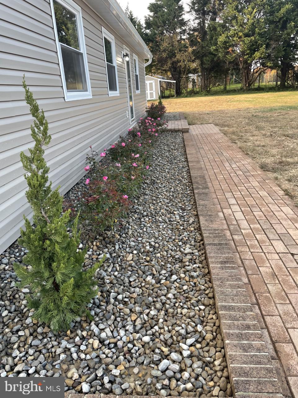 LOVE POINT - Residential Lease