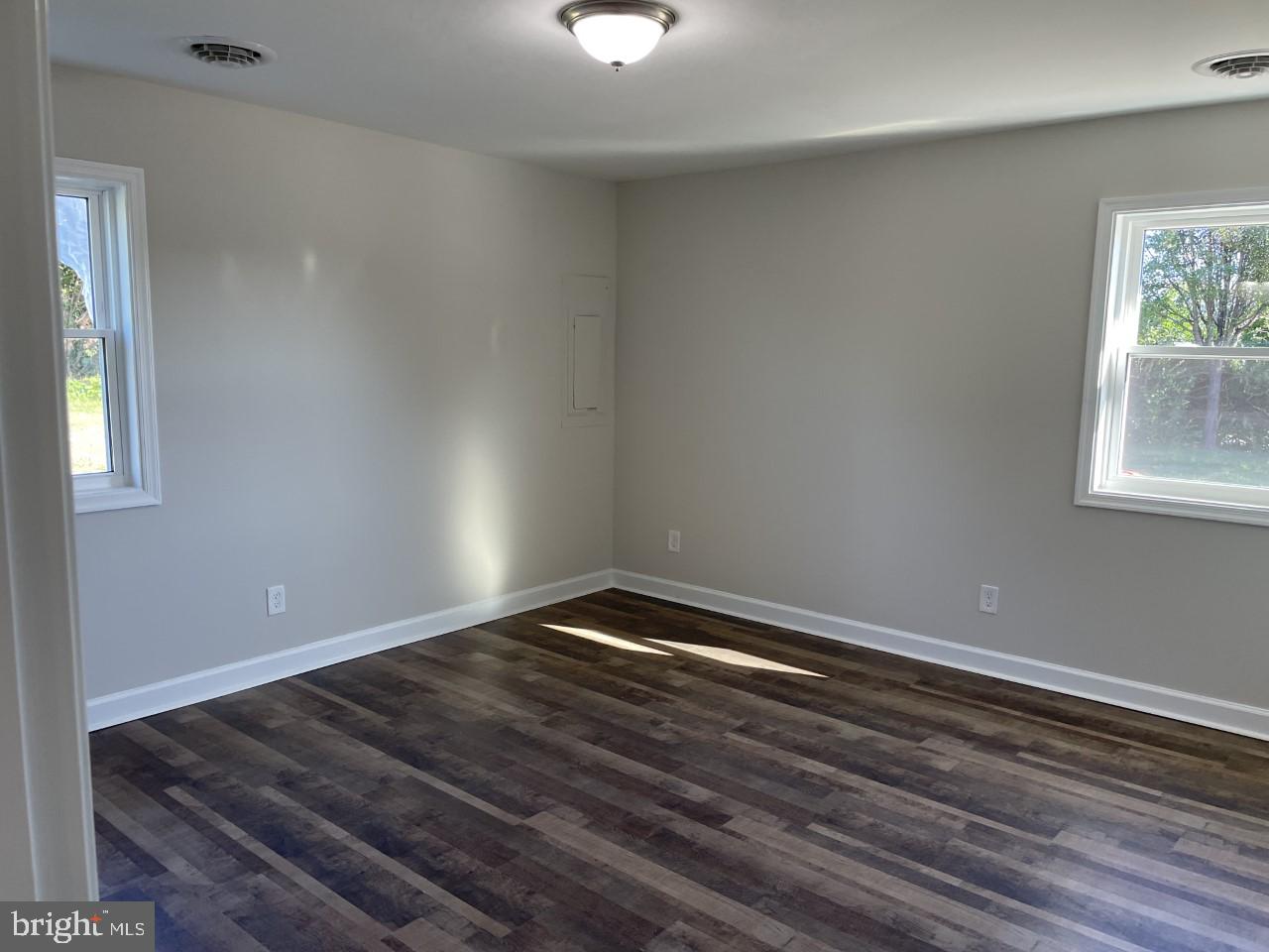 LOVE POINT - Residential Lease