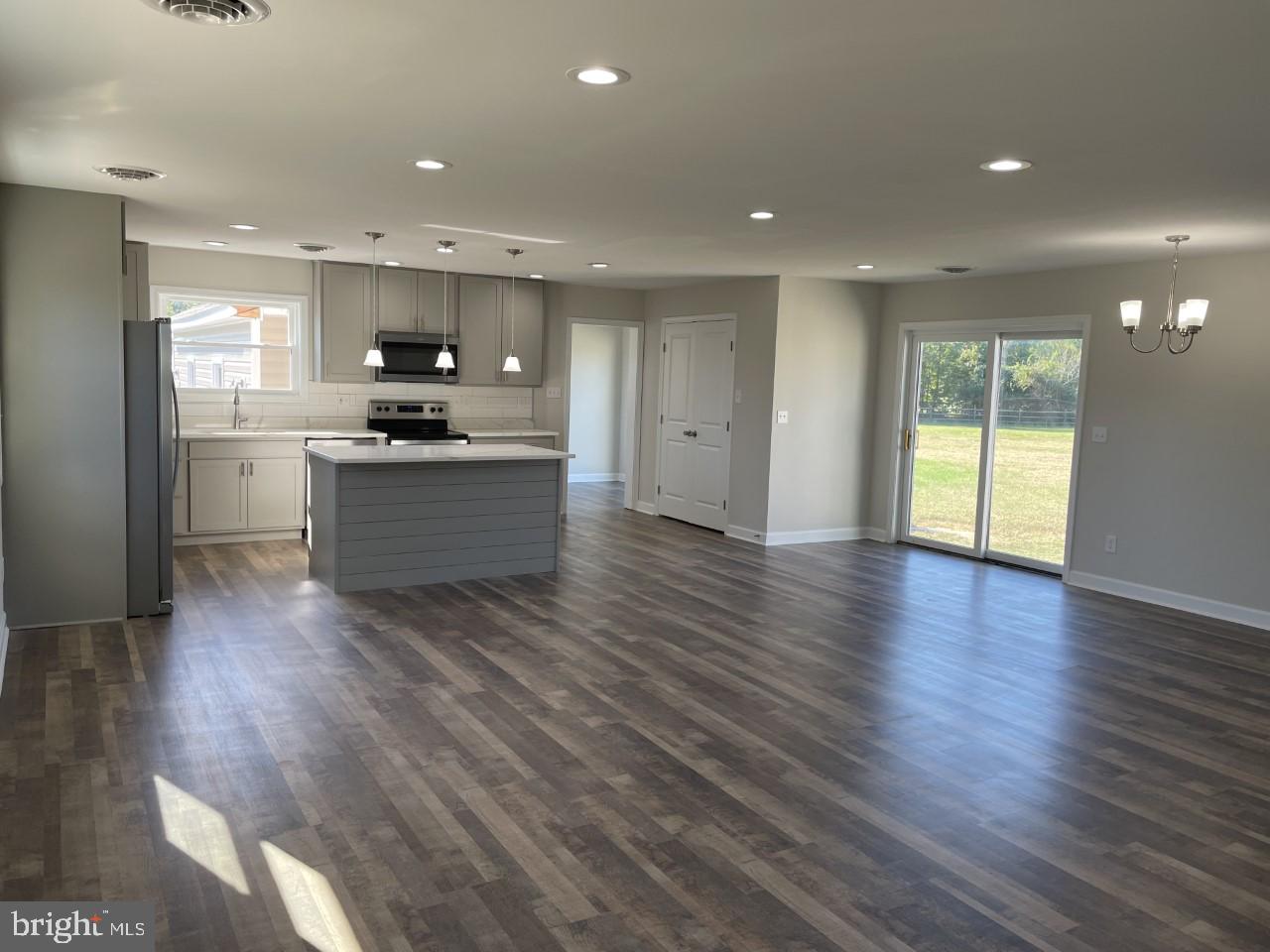 LOVE POINT - Residential Lease