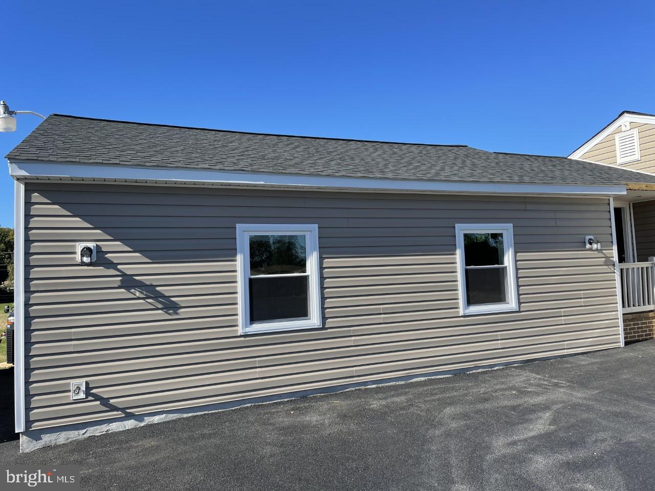 LOVE POINT - Residential Lease