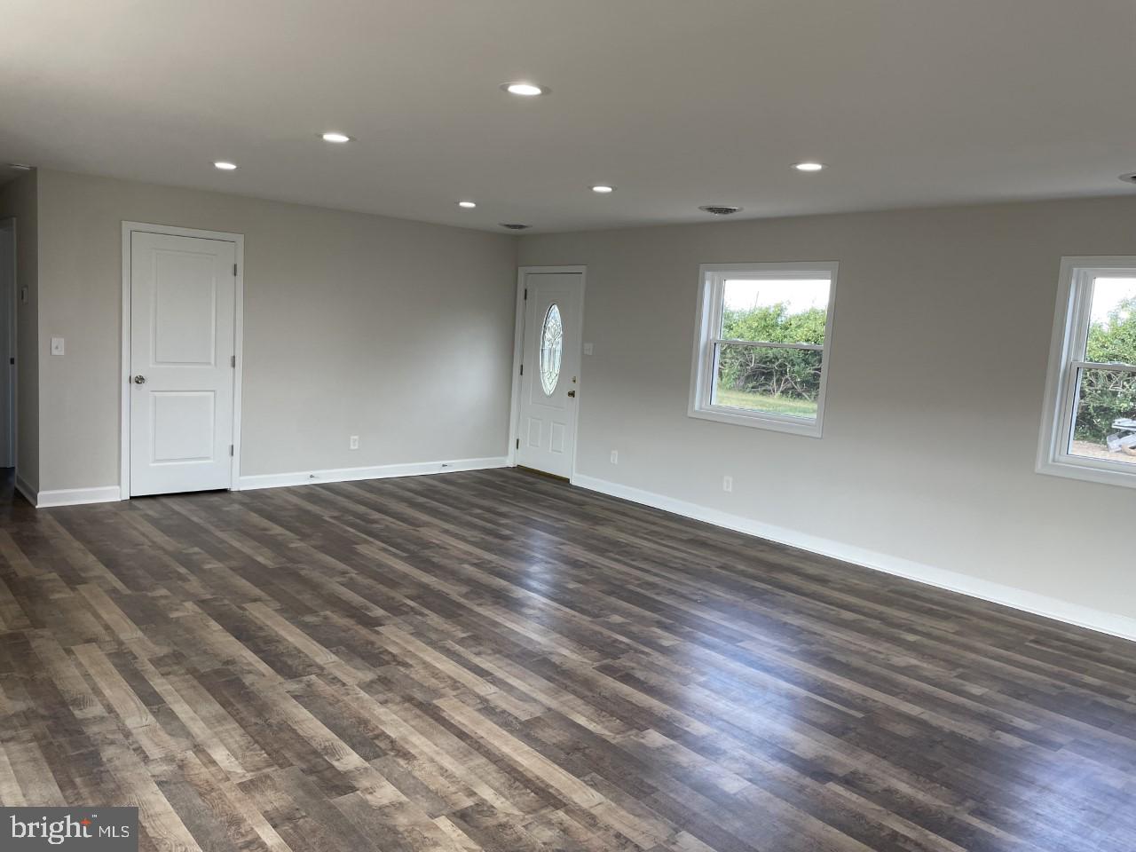 LOVE POINT - Residential Lease