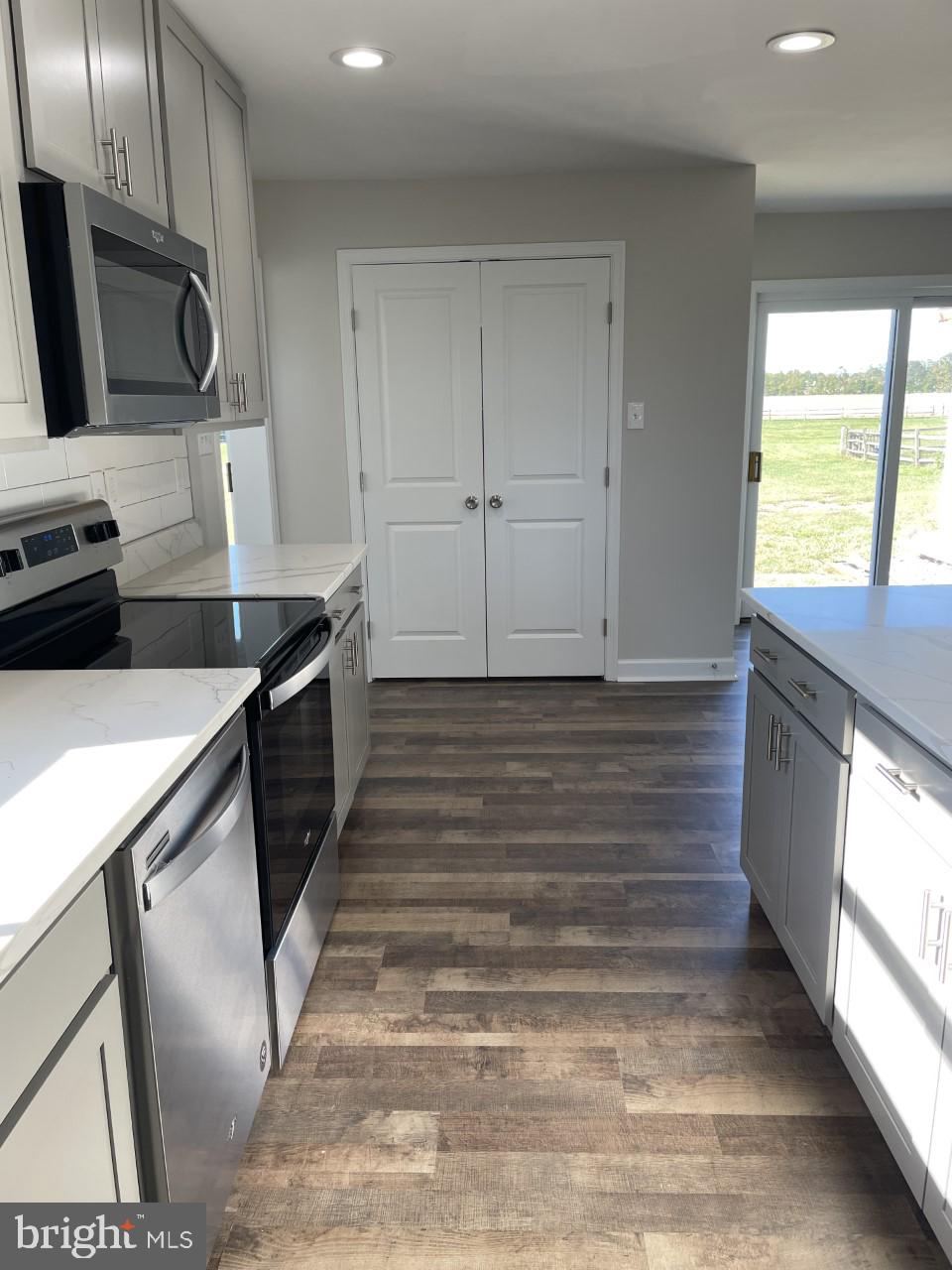 LOVE POINT - Residential Lease