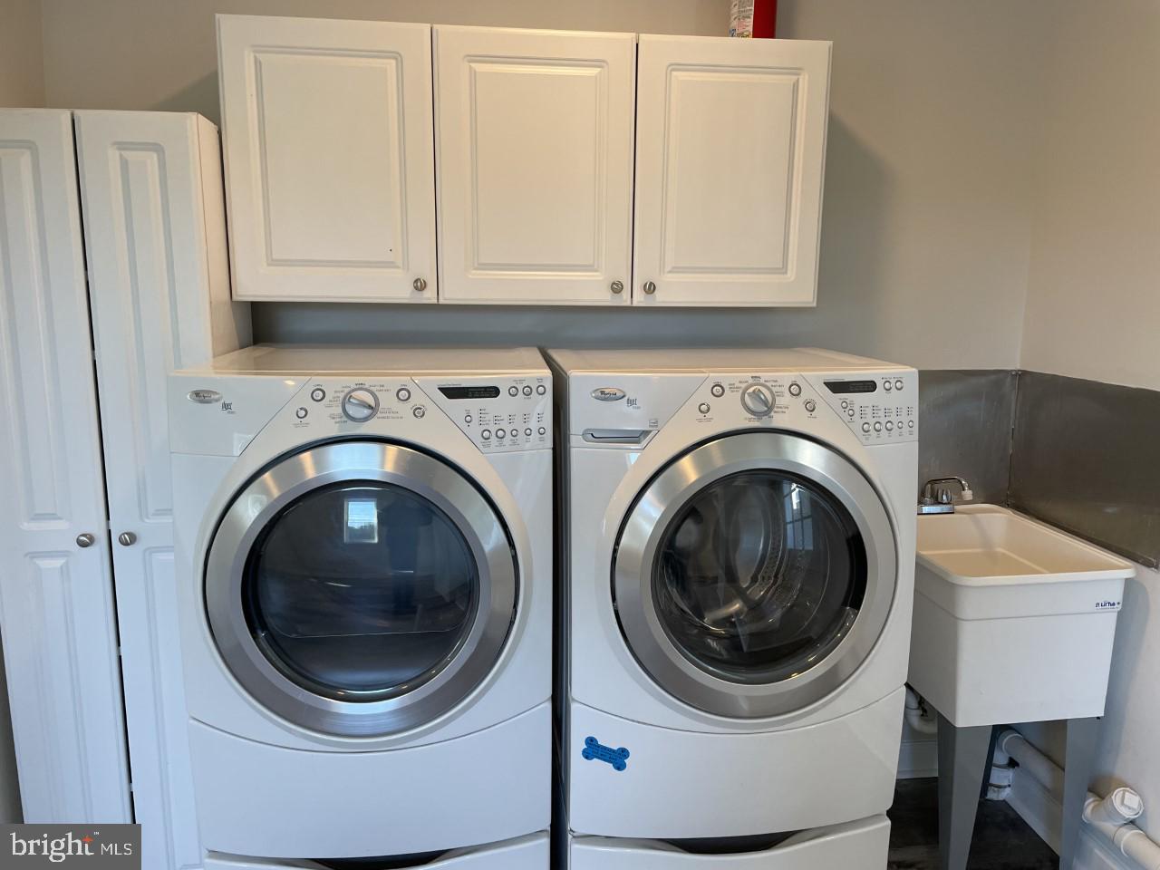 LOVE POINT - Residential Lease