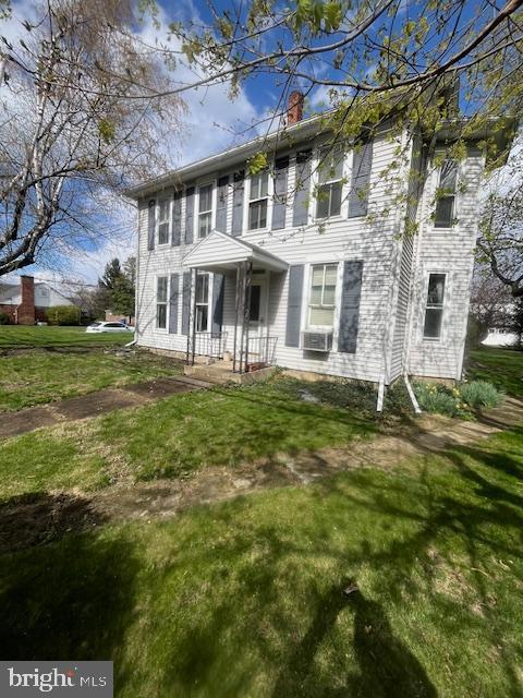 Freshly painted 2nd floor 2 bedroom, 1 bathroom apartment in Camp Hill Borough. Off-street parking, Coin-operated Washer and Dryer in the basement. No pets.
Tenant pays; Electric and Heat. Owner pays: Water, Sewer and Trash. Move in ASAP