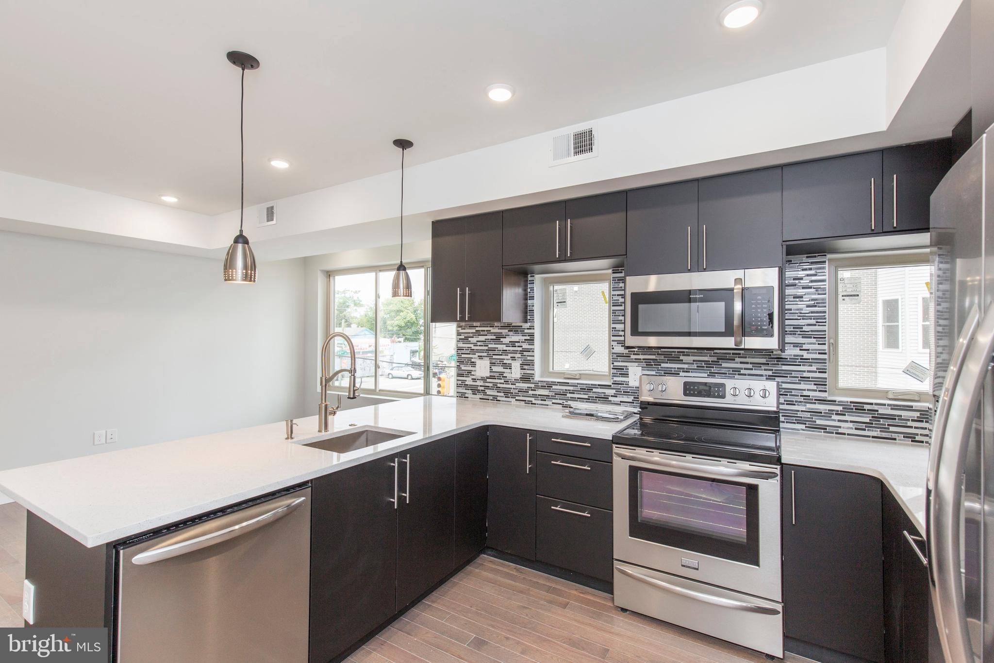 POINT BREEZE - Residential Income