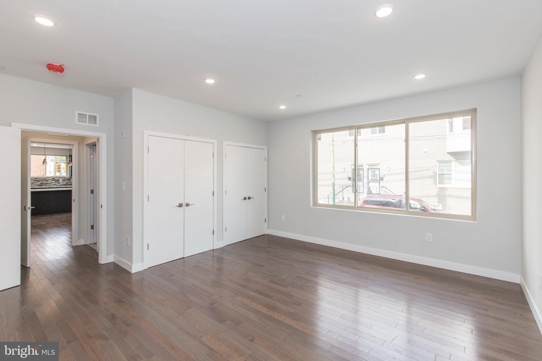 POINT BREEZE - Residential Income