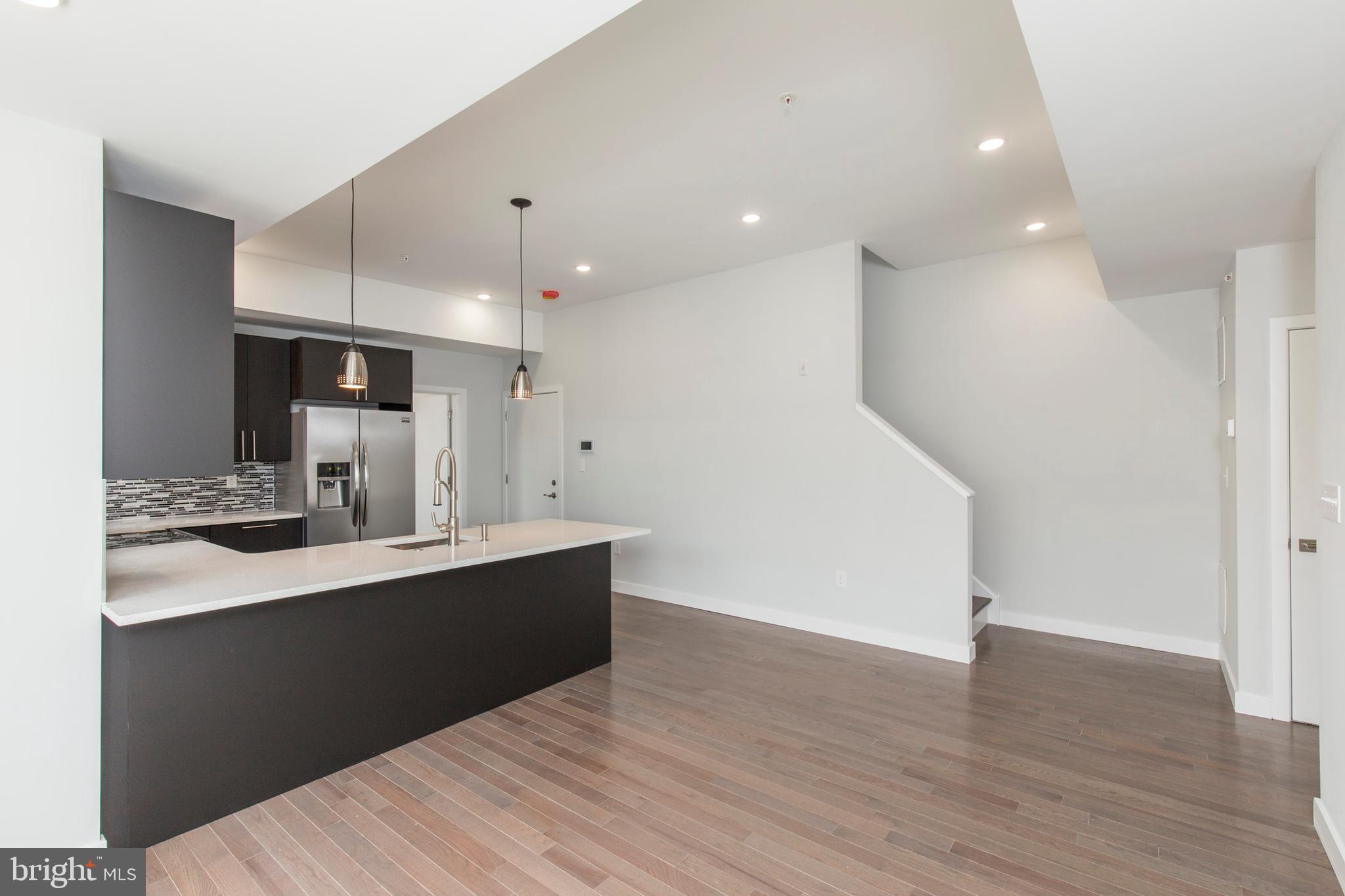 POINT BREEZE - Residential Income