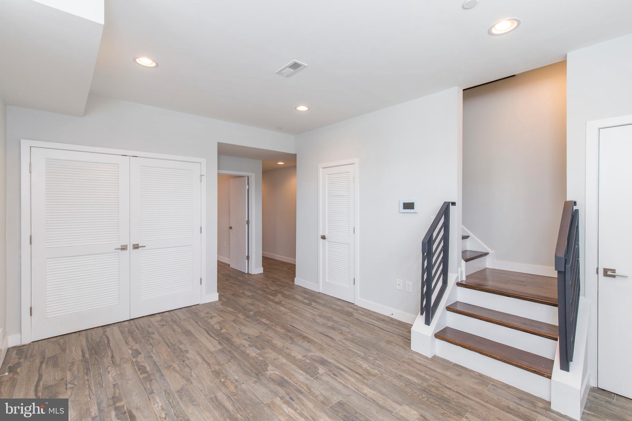 POINT BREEZE - Residential Income