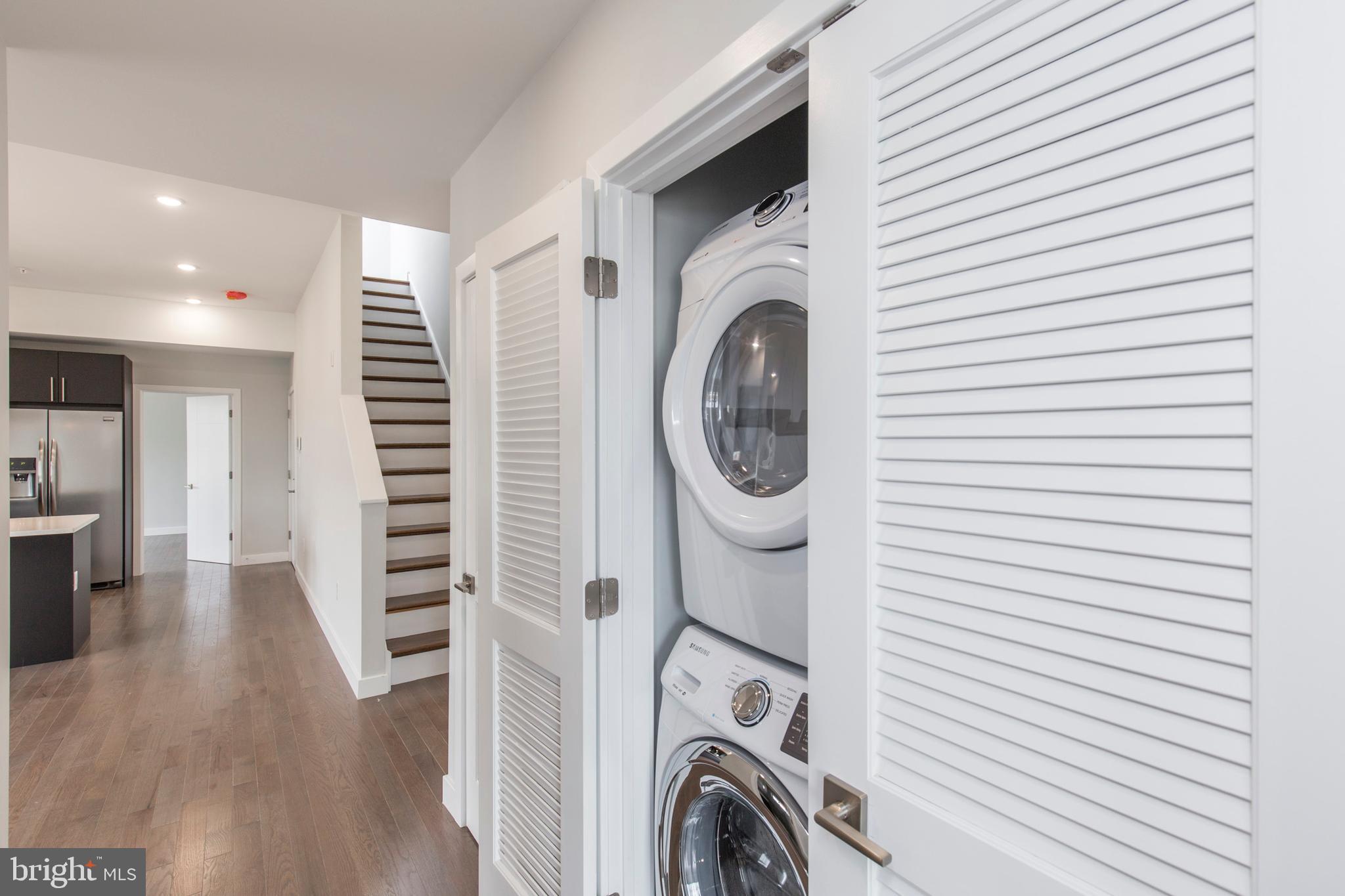 POINT BREEZE - Residential Income