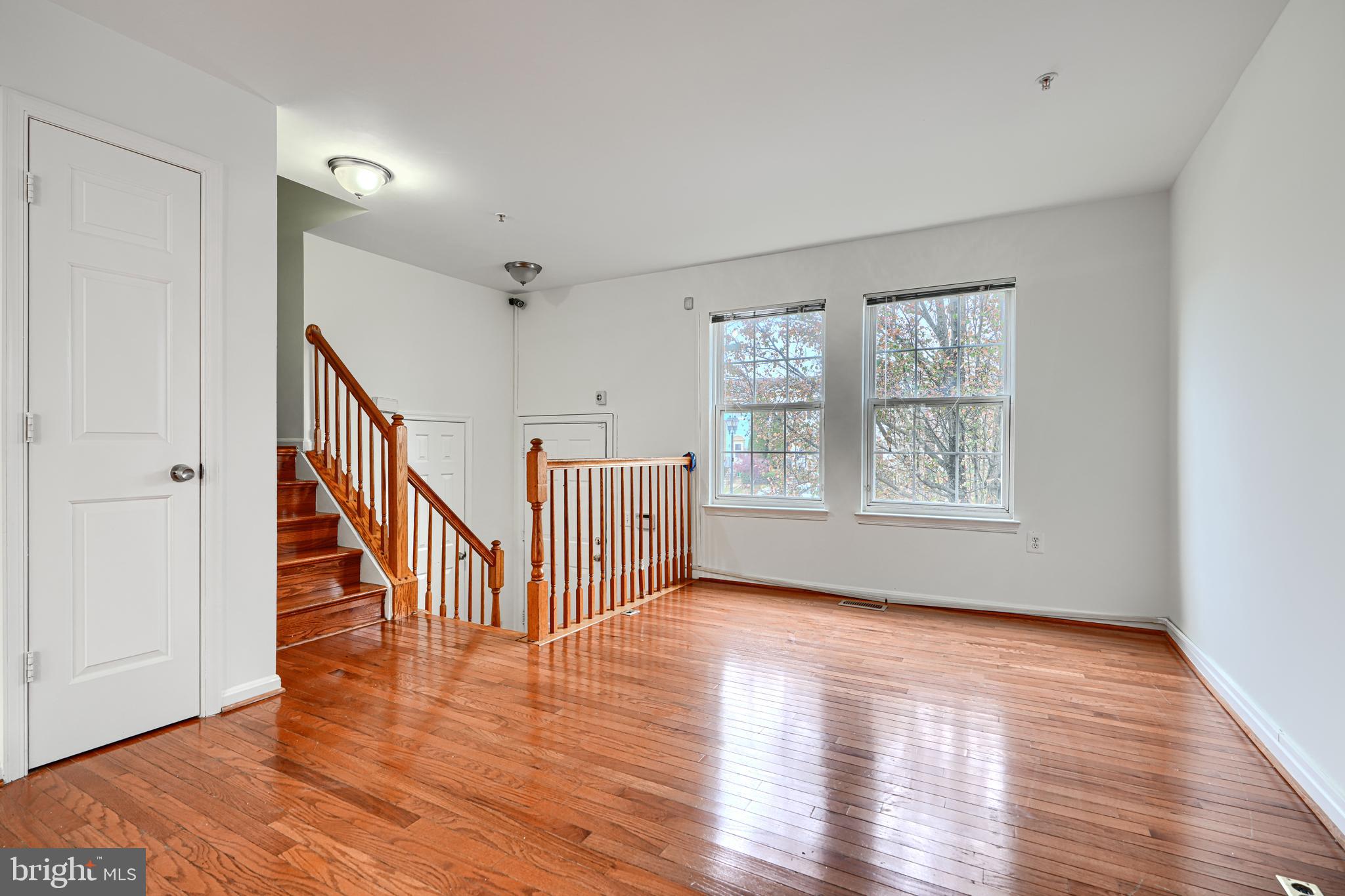 COLONY SQ 01 - Residential