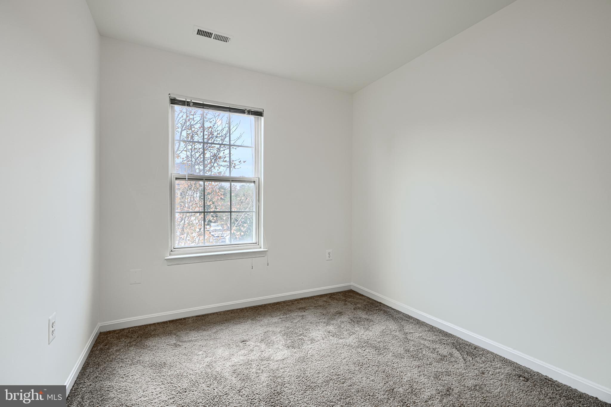 COLONY SQ 01 - Residential