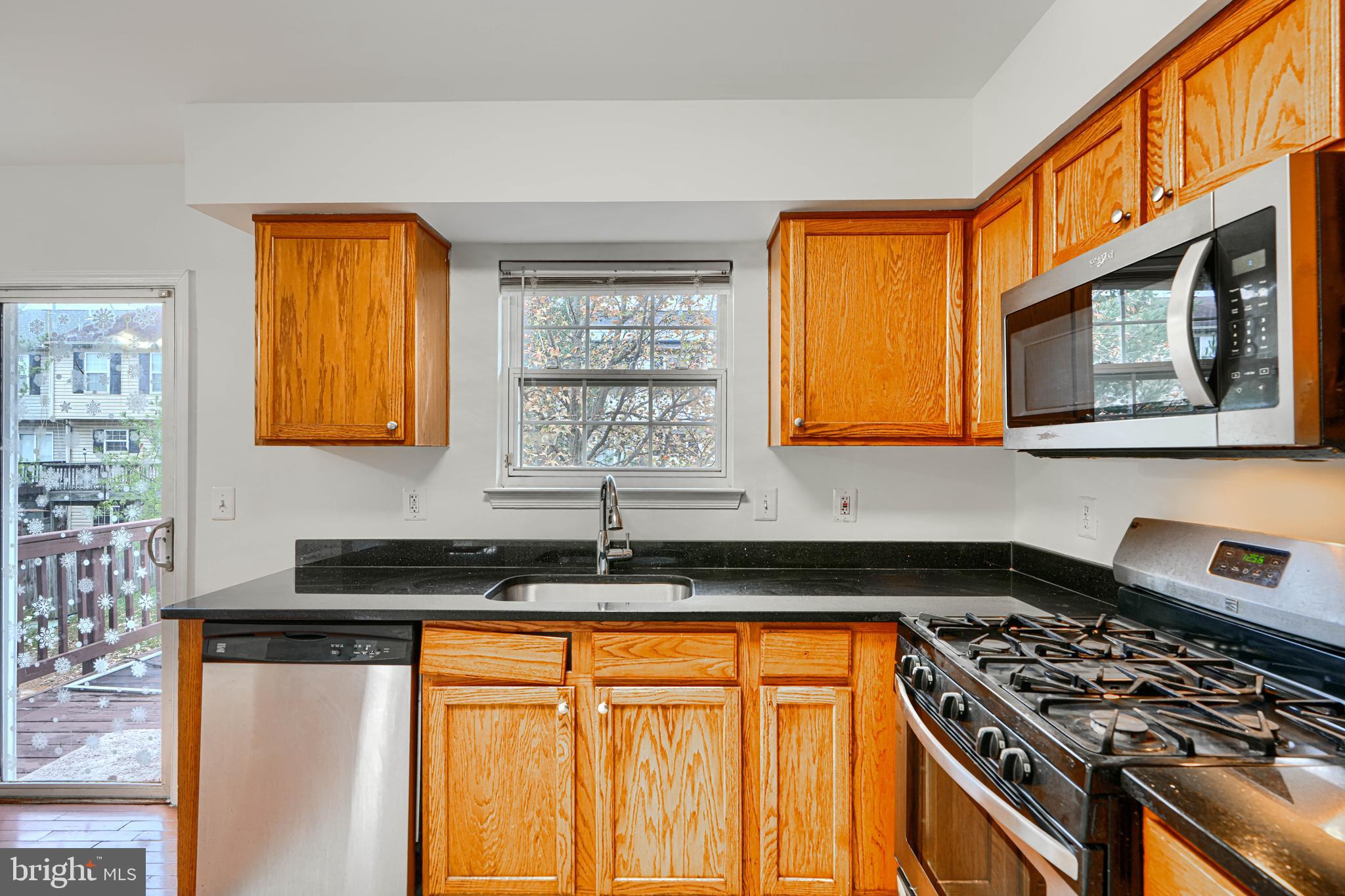 COLONY SQ 01 - Residential