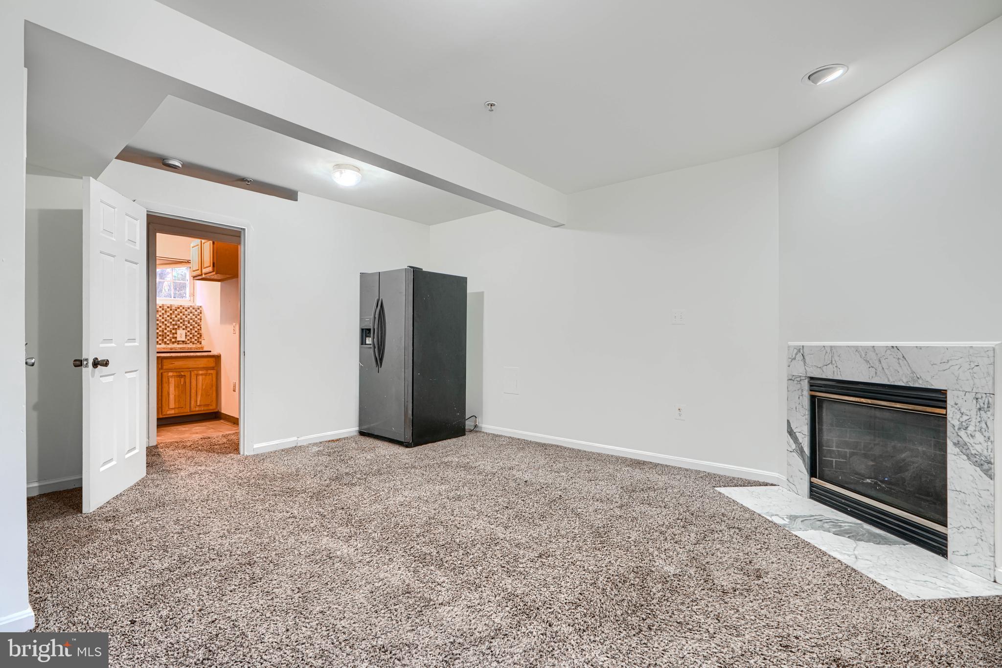 COLONY SQ 01 - Residential