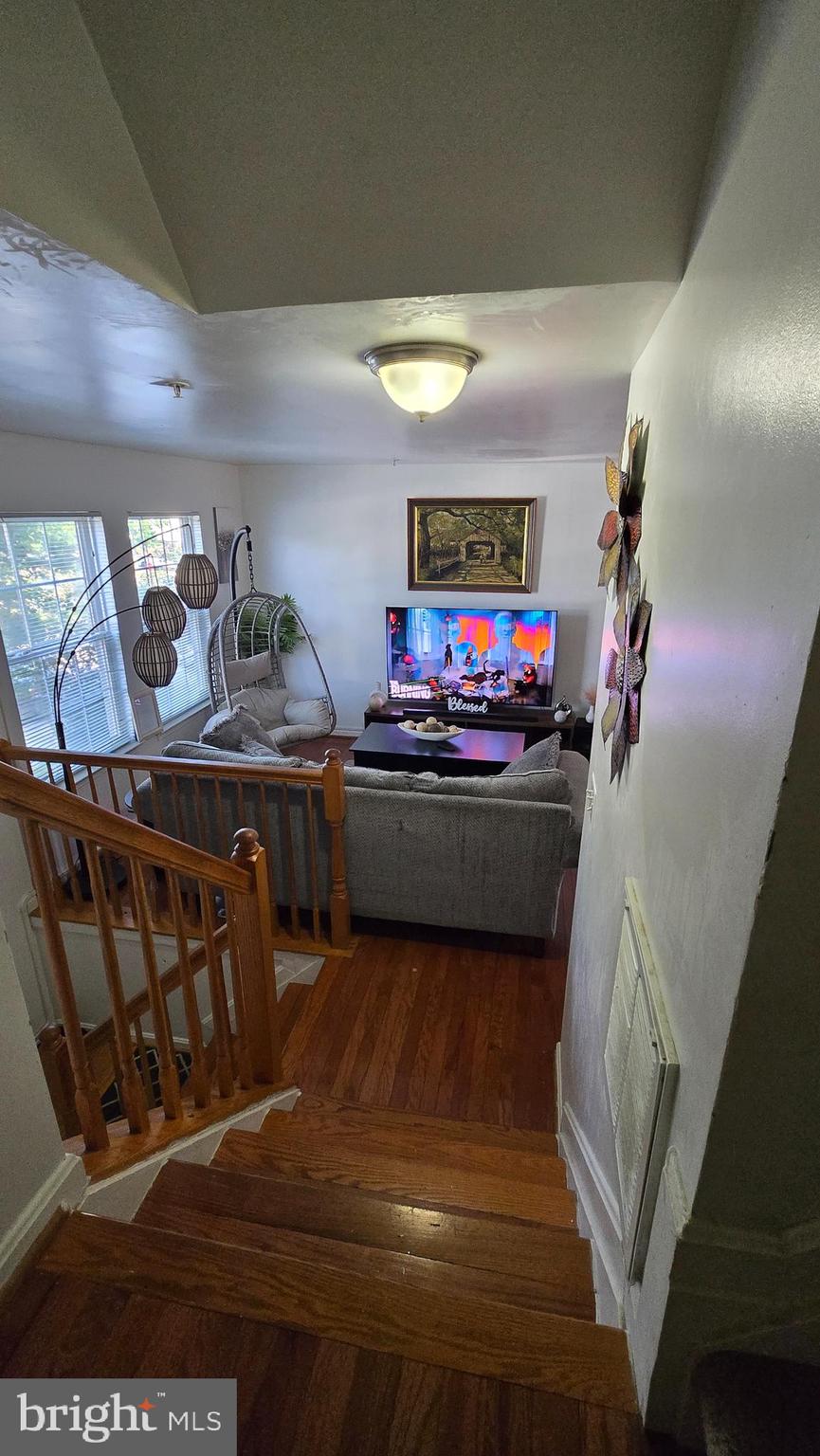 COLONY SQ 01 - Residential