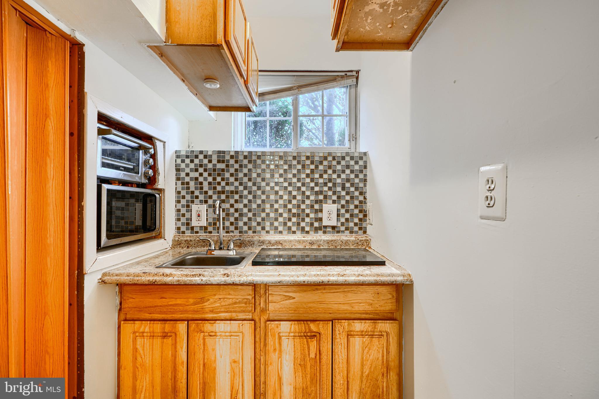 COLONY SQ 01 - Residential