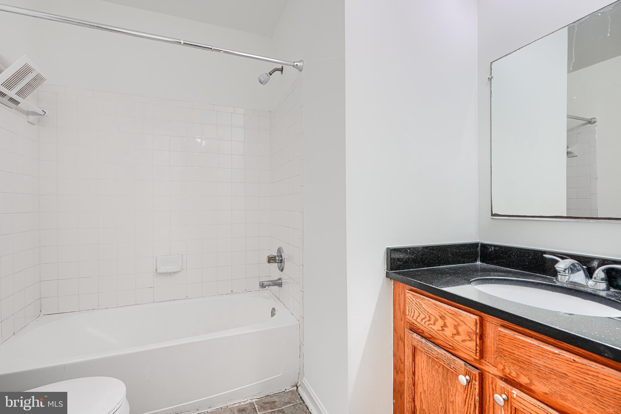 COLONY SQ 01 - Residential