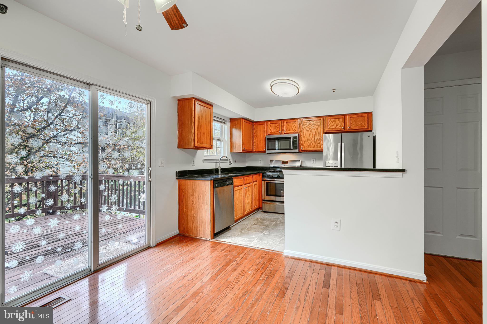 COLONY SQ 01 - Residential