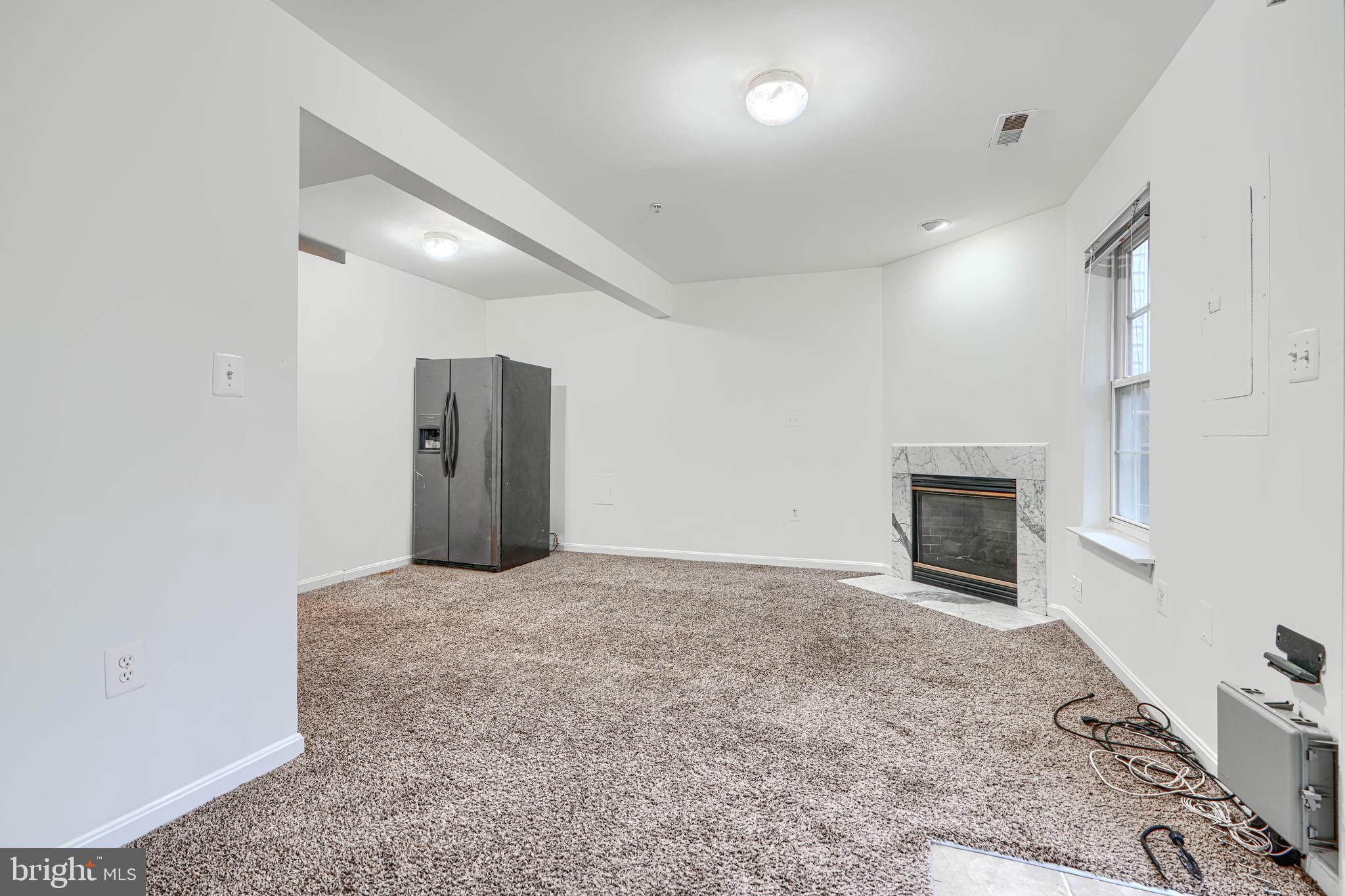 COLONY SQ 01 - Residential