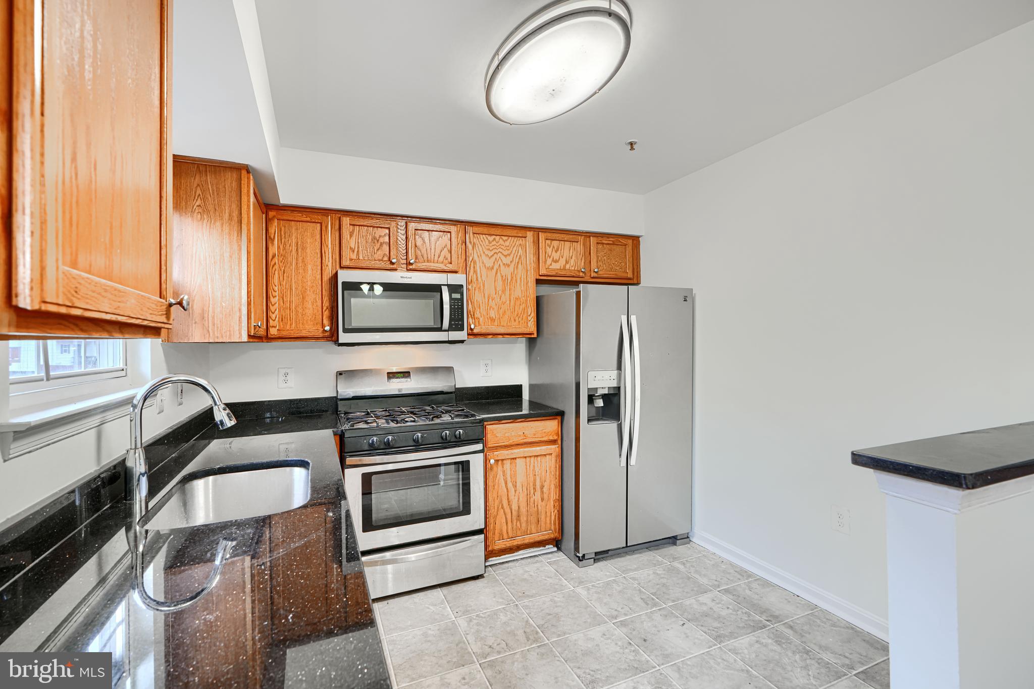 COLONY SQ 01 - Residential