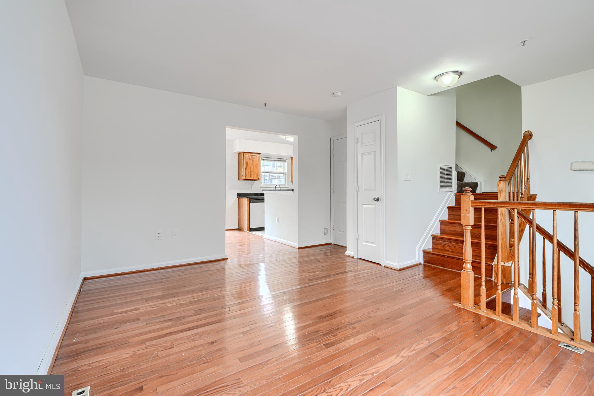 COLONY SQ 01 - Residential