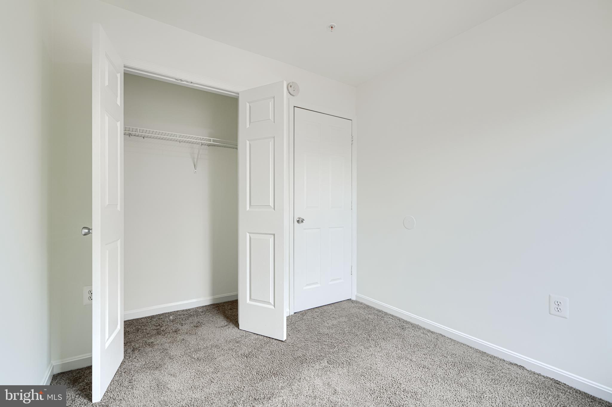 COLONY SQ 01 - Residential