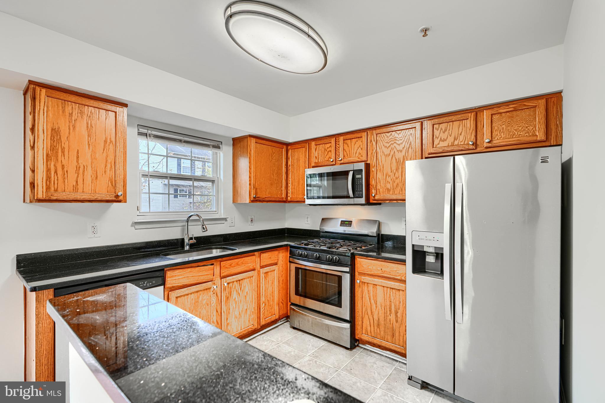 COLONY SQ 01 - Residential