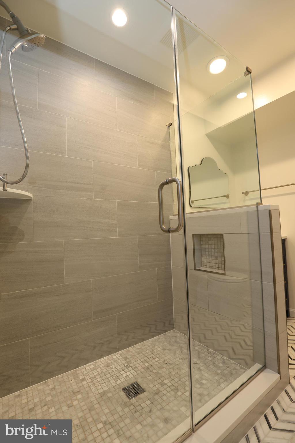 FAIRFAX PLAZA TOWNHOUSES - Residential