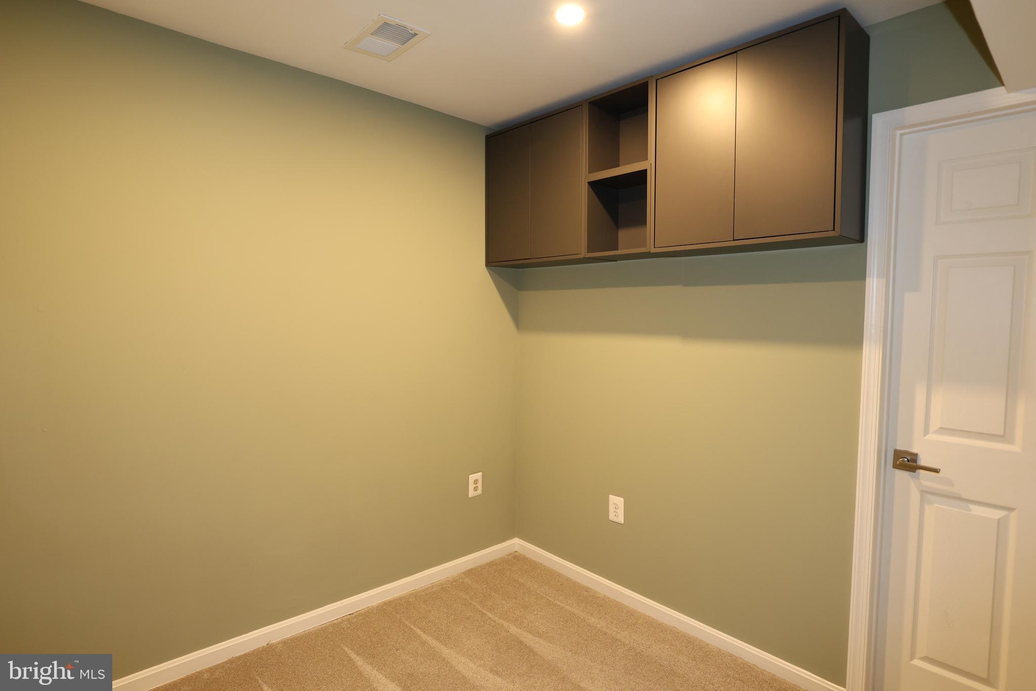 FAIRFAX PLAZA TOWNHOUSES - Residential