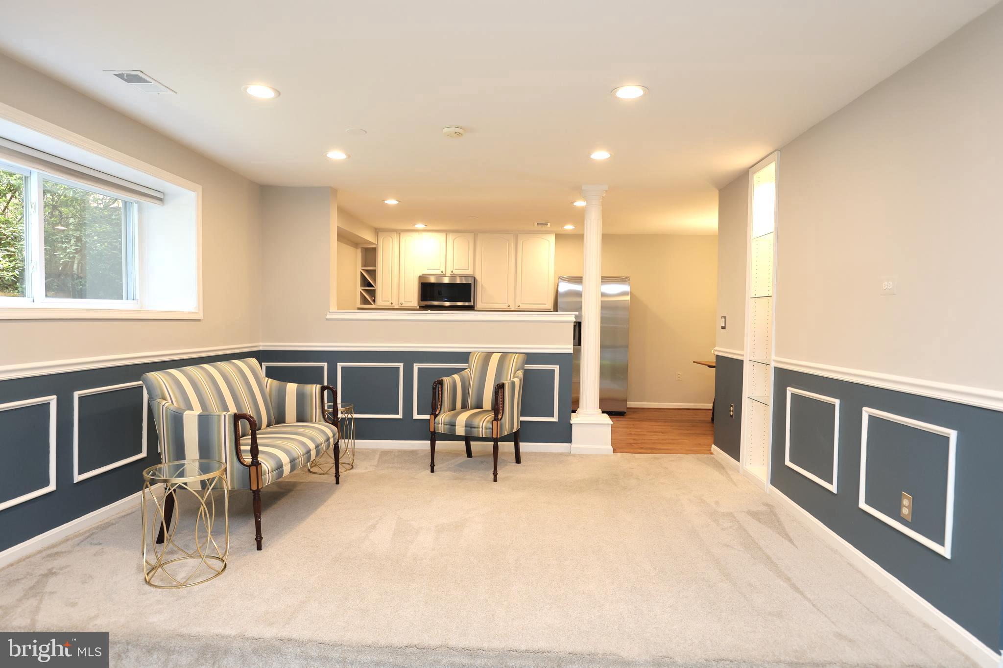 FAIRFAX PLAZA TOWNHOUSES - Residential