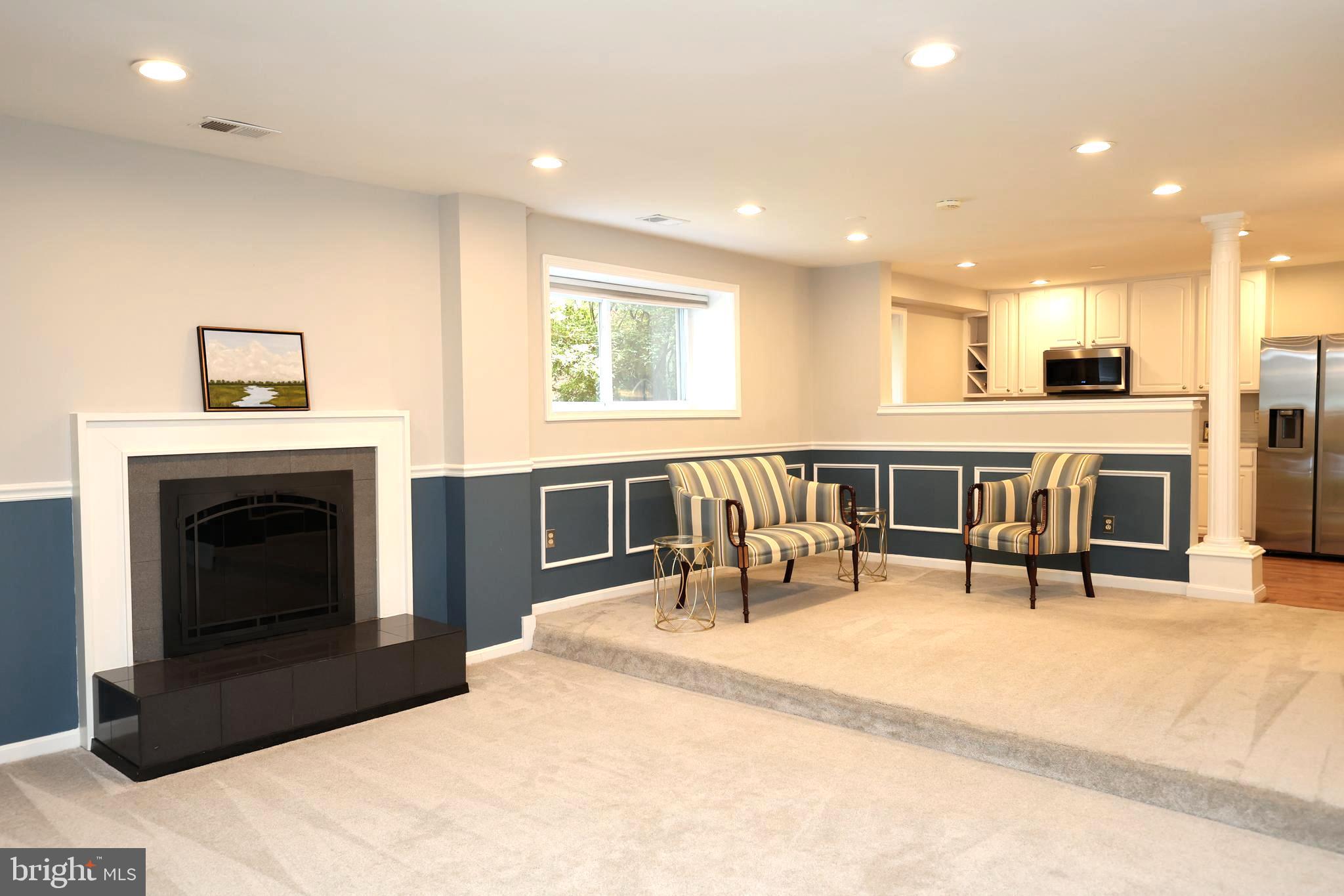 FAIRFAX PLAZA TOWNHOUSES - Residential