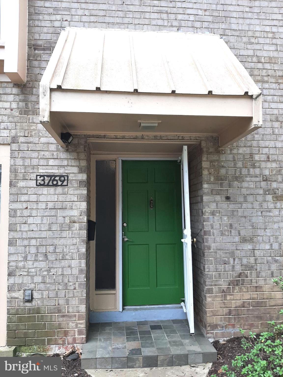 FAIRFAX PLAZA TOWNHOUSES - Residential