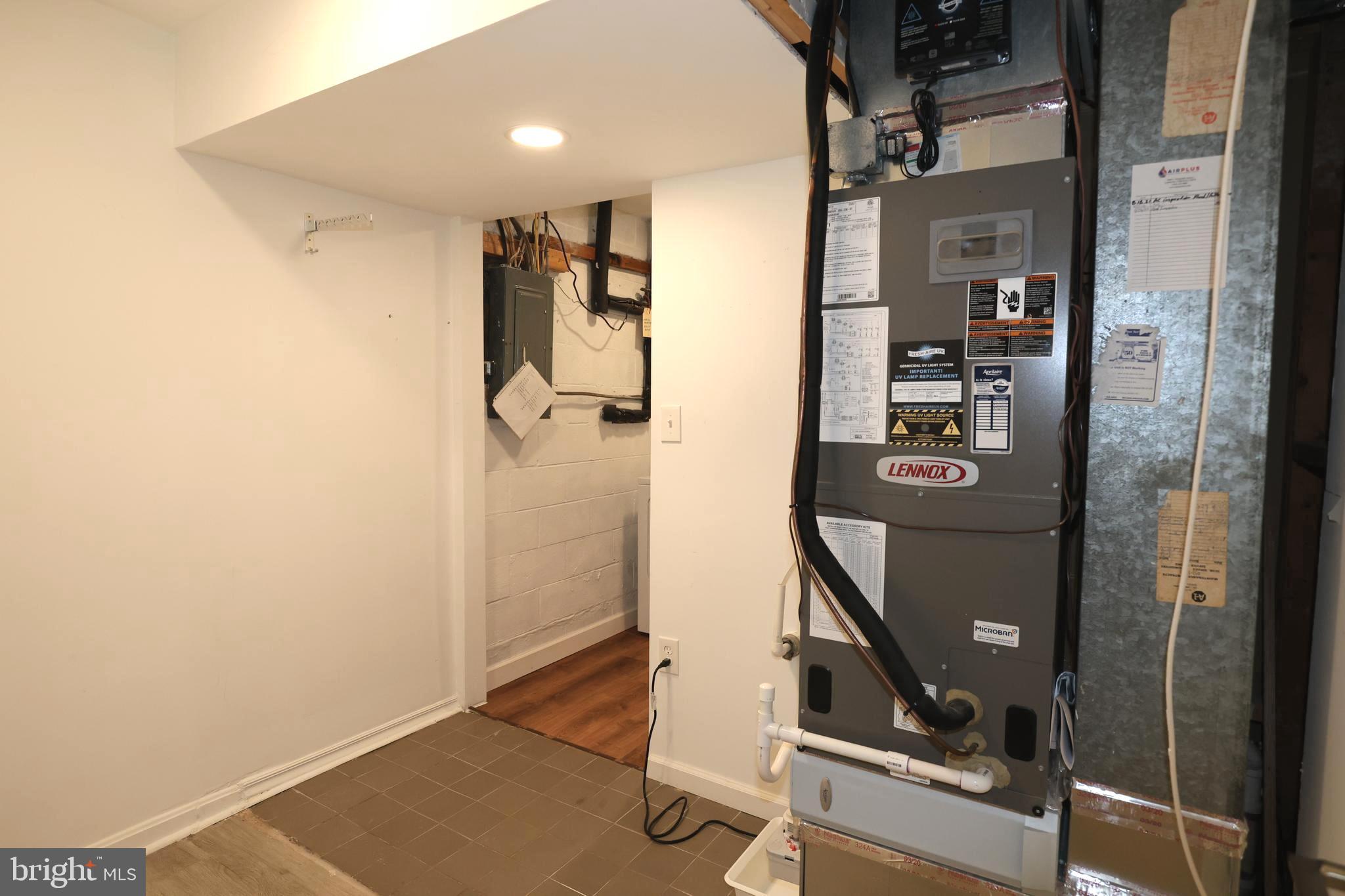 FAIRFAX PLAZA TOWNHOUSES - Residential