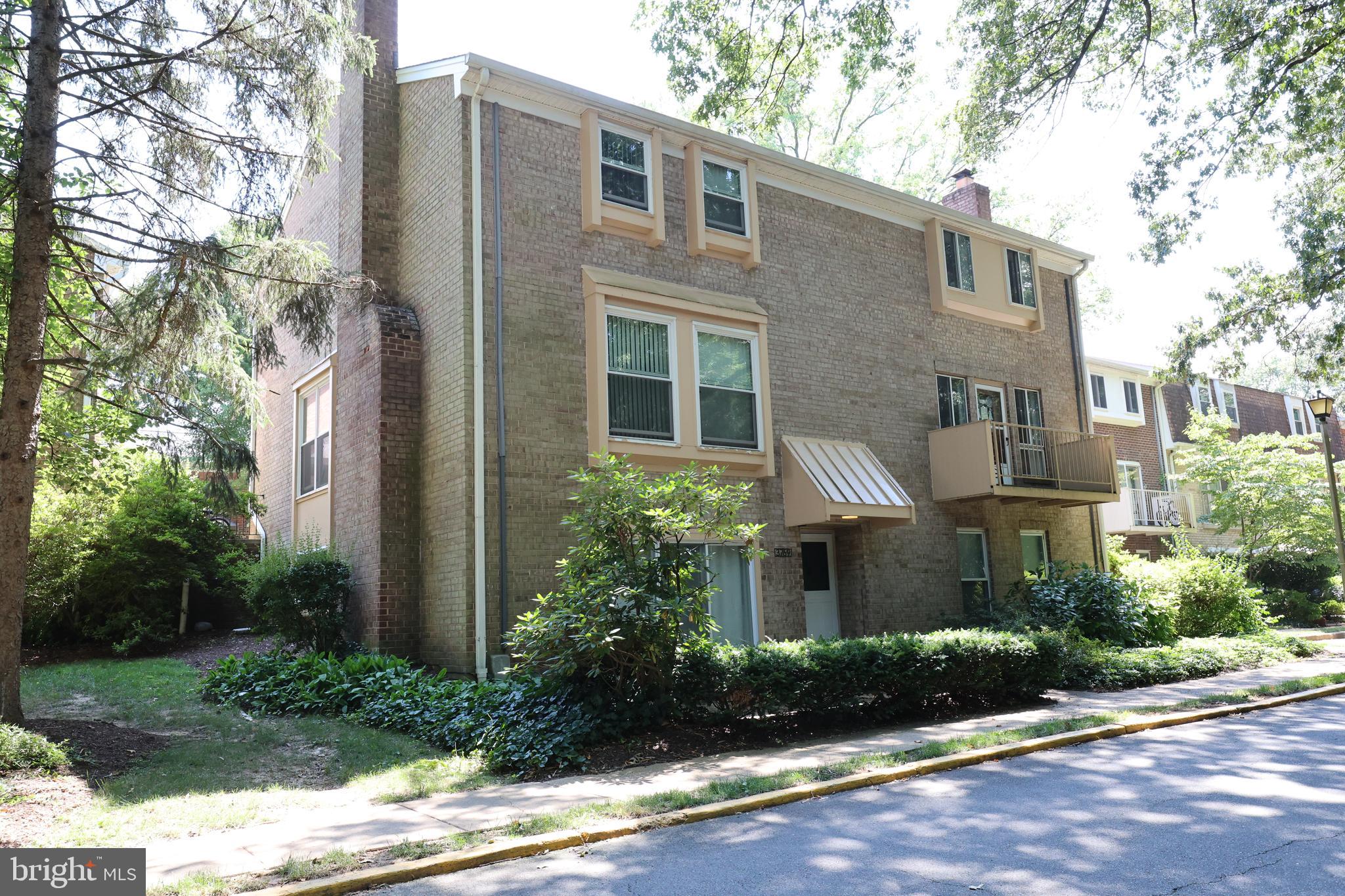 FAIRFAX PLAZA TOWNHOUSES - Residential